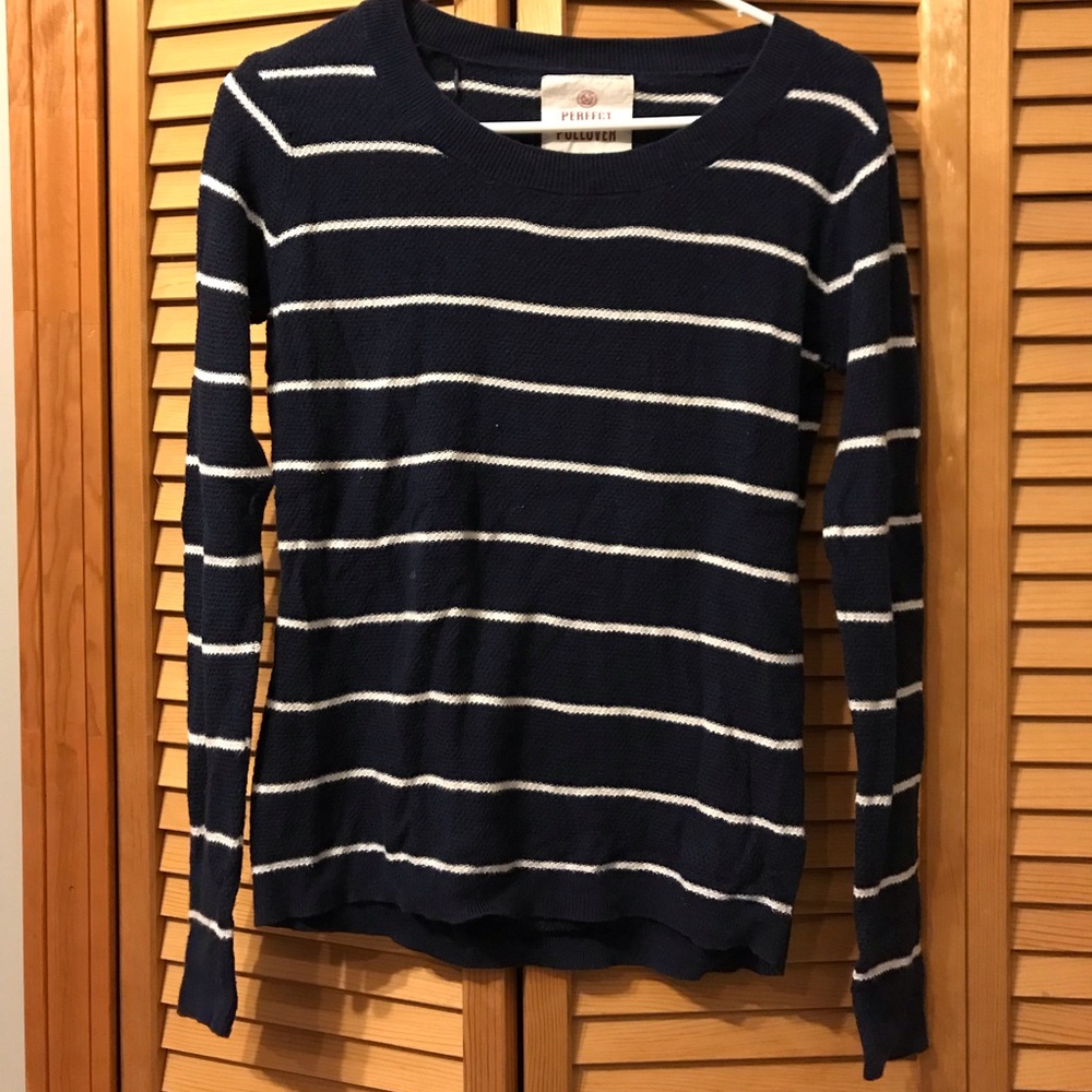 Pullover sweater